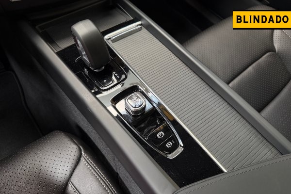 VOLVO XC60 2.0 T8 PHEV PLUS AWD GEARTRONIC 2025/2026